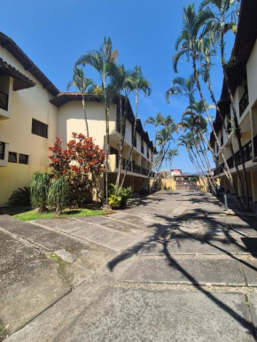 Casa em Ubatuba no Centro Condomínio com Piscina e Churrasqueira